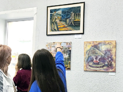В Березниках открылась выставка картин «СМЗ: от настоящего к будущему»