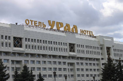 Часы на гостинице «Урал» будут ремонтировать около 10 дней