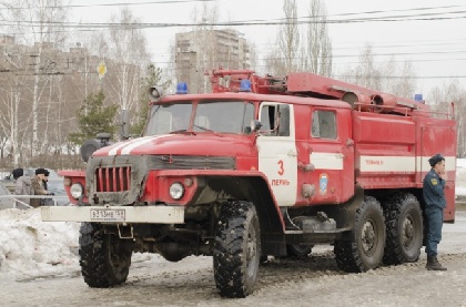В Чайковском пожарные вынесли из огня пенсионеров