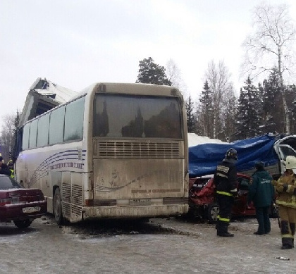 Под Краснокамском столкнулись семь транспортных средств