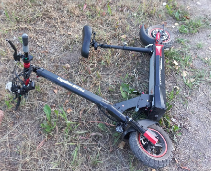 В Кунгуре 15-летний подросток на электросамокате сбил 9-летнюю девочку