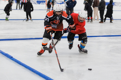 В Перми 42 команды сыграли в массовом турнире по хоккею 3х3 в рамках фестиваля зимнего спорта