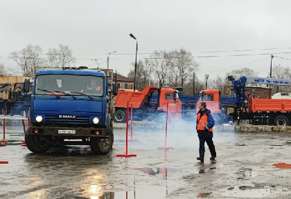 ОАО «Соликамский магниевый завод» обновило заводской автопарк технологического транспорта