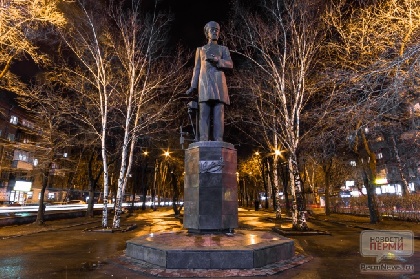 Территория у памятника им. Славянову благоустраивается
