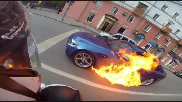 В Перми на ходу загорелся автомобиль BMW 