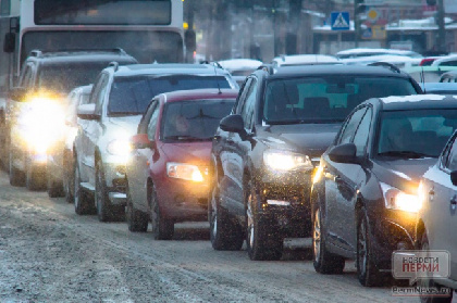 На трассе Пермь-Екатеринбург произошло несколько ДТП, движение затруднено