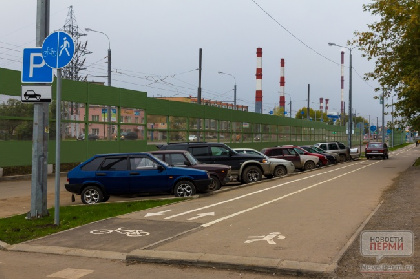 В Перми мужчина с болторезом украл 11 велосипедов с парковок ТЦ и магазинов