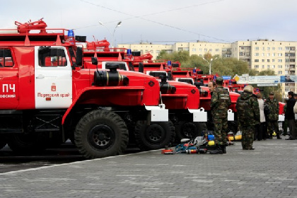 Пожарные в Прикамье пожаловались на низкие зарплаты