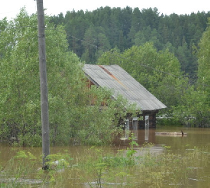 В Кудымкарском районе введен режим ЧС: затопило дома и огороды