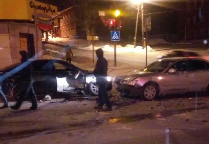 В Перми столкнулись три легковых автомобиля 