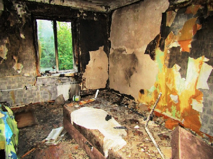 Женщина подожгла квартиру, чтобы собственник переписал на нее часть недвижимости