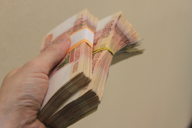 Гендиректор управляющей компании в Березниках предстанет перед судом за коммерческий подкуп