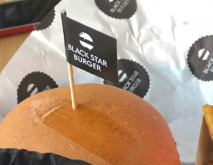 Сотрудники Black Star Burger пожаловались на невыплату зарплаты