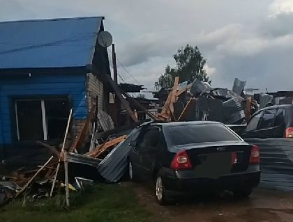 В Суксуне и Куеде устраняют последствия смерча