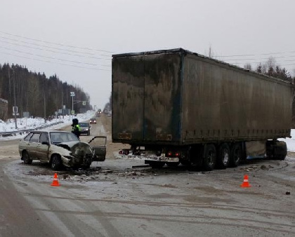 В Березниках ищут свидетелей аварии грузовика с легковым авто
