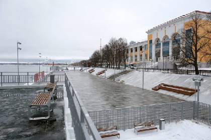 Завершена реконструкция набережной у Речного вокзала Перми