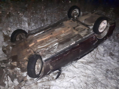 В Нытвенском районе опрокинулась Lada Priora