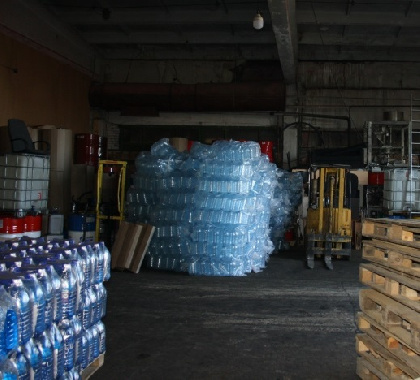 В Перми полиция изъяла 16 000 литров метилового спирта и 2 000 канистр незаконной стеклоомывающей жидкости