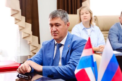 Дмитрий Махонин первым подал документы на участие в выборах губернатора Пермского края