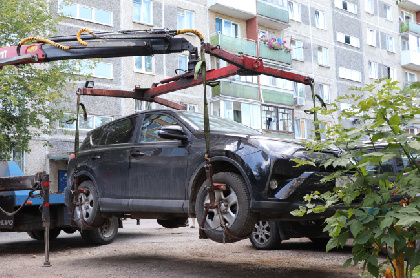 В межотопительный период 15 должников за тепло и горячую воду лишились своих автомобилей