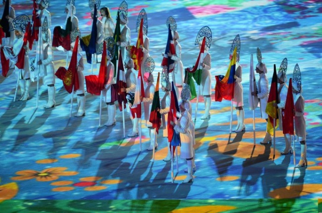 Игры будущего парад флагов. Церемония закрытия олимпиады в Сочи 2014. Церемония открытия игр будущего парад флагов.