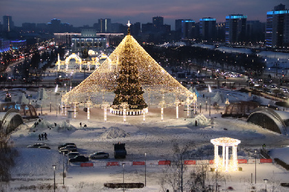 В Рождество пермяков приглашают на гуляния в главный ледовый городок и парки