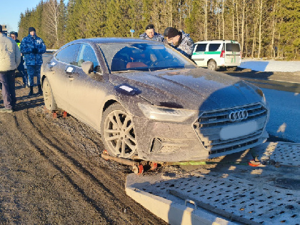 Житель Лысьвы на AUDI A7 задолжал по кредитам больше миллиона и лишился машины прямо на трассе