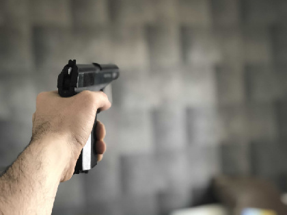 В Краснокамске налетчик с пистолетом пытался ограбить кассу магазина