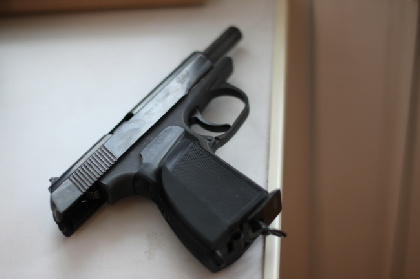 В Перми подросток пришел в школу с пневматическим пистолетом