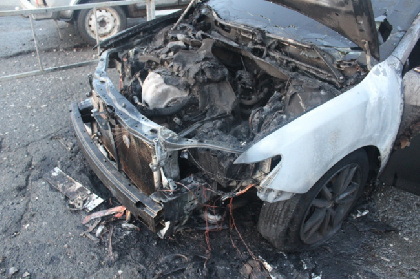 Житель Соликамска поджег чужую Toyota Camry, чтобы проверить, как быстро приедут пожарные