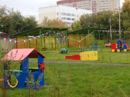 В Александровском районе дети играют на небезопасных площадках 