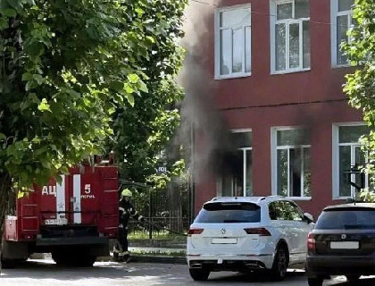 В пермской школе № 77 утром произошёл пожар: огонь охватил 10 квадратных метров