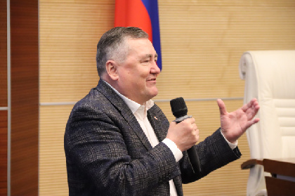 Валерий Сухих: конкурсы краевого парламента учат молодое поколение ценить малую родину