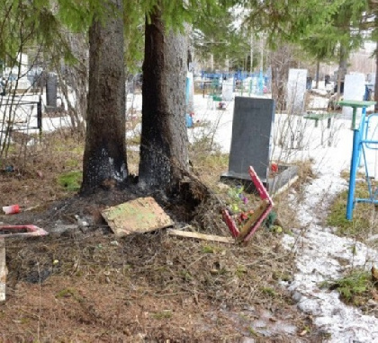 Житель Сивинского района разгромил памятники на кладбище