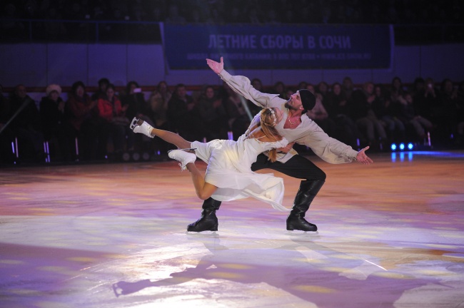 Шоу ильи авербуха череповец. Ледовое шоу авербуха череповец. Шоу авербуха череповец. Шоу авербуха череповец. Ледовое шоу ильи авербух 2023.