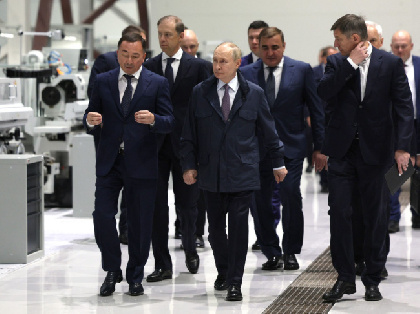 Президент Владимир Путин посетил «Мотовилихинские заводы»