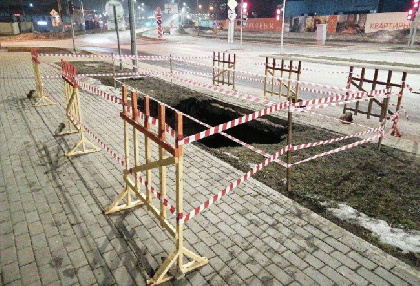 В Перми из-за коммунальной аварии затопило улицу