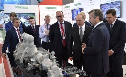 Группа «Т Плюс» на выставке «Иннопром» представила Владимиру Путину свою инвестпрограмму