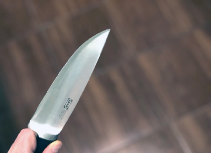 В Добрянке школьник напал с ножом на свою классную руководительницу