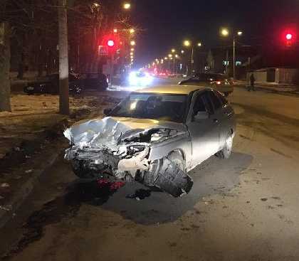 В Перми столкнулись «двенашка» и Mazda3
