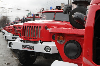 Пожарным в Прикамье повысят зарплаты на 11%