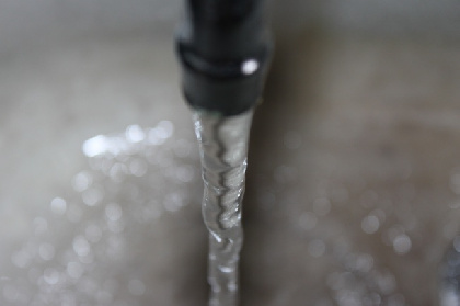 Под Добрянкой приставы опечатали пекарню, которая работала на воде «сомнительного качества»