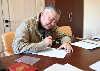 Валерий Сухих подал документы для участия в выборах в региональное Законодательное Собрание 