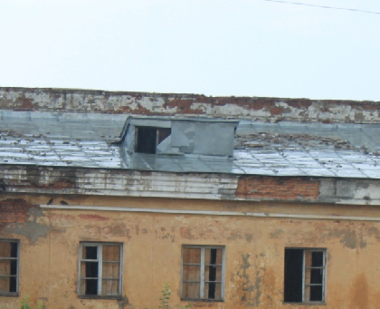 В Соликамске жители жалуются на то, что течет канализация в доме. В УК это отрицают