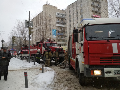 В Индустриальном районе Перми за ночь произошло сразу два пожара