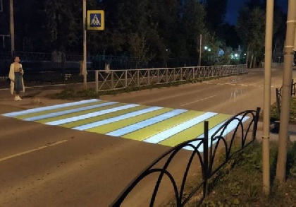 В Перми появился проекционный пешеходный переход
