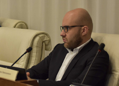 Депутат краевого парламента Илья Лисняк игнорирует повестки следователей