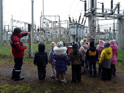 Работники Суксунского района электрических сетей провели для детей путешествие в страну Энерголандию