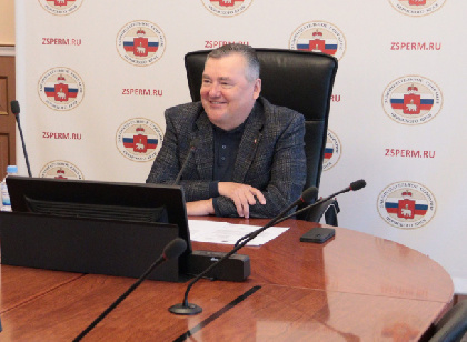 Валерий Сухих: единовременные 100 тысяч рублей получат все молодые педагоги Прикамья — и очники, и заочники