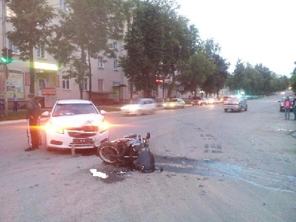 В Прикамье Chevrolet столкнулся с мотоциклом